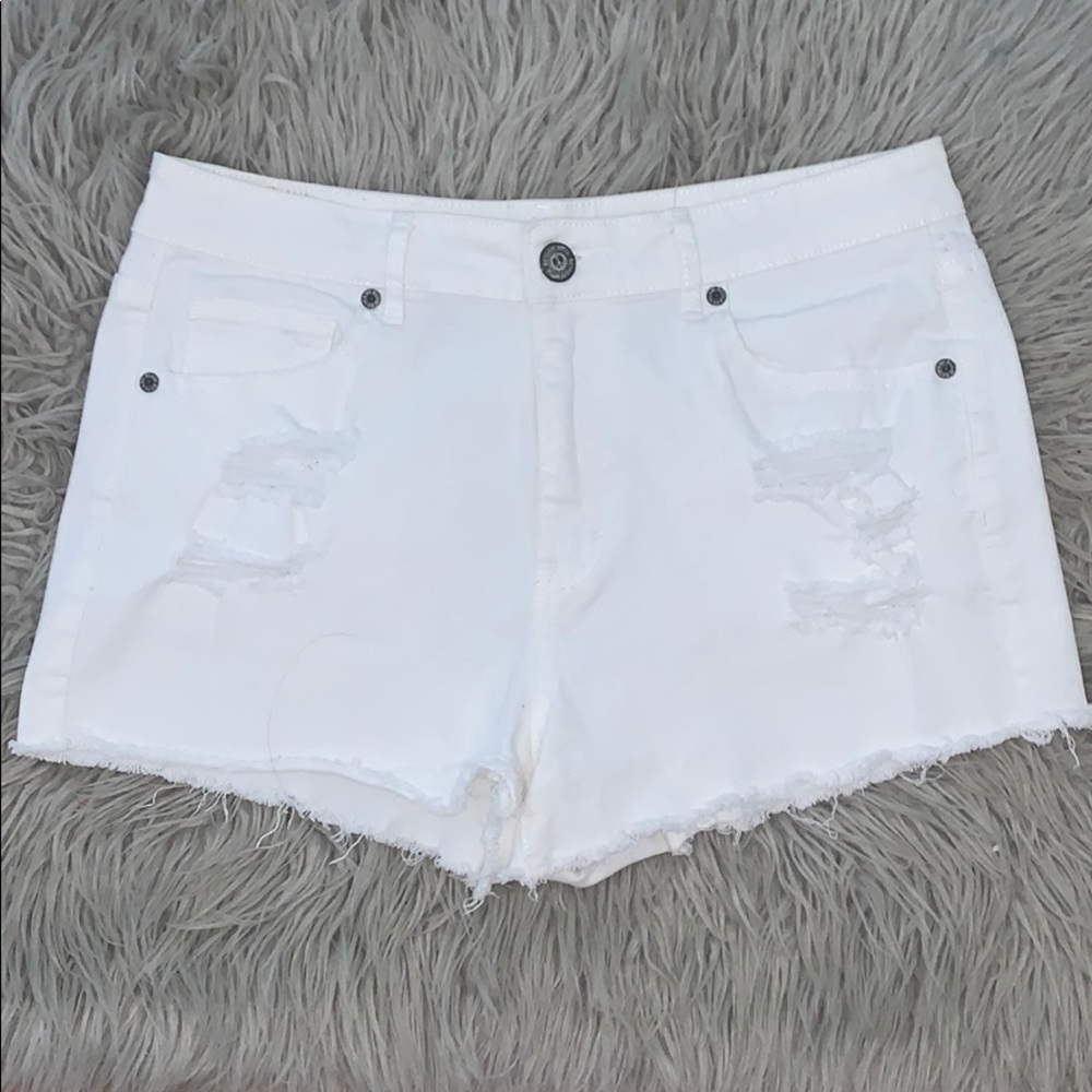 NEVER WORN!!! White high waisted jean shorts